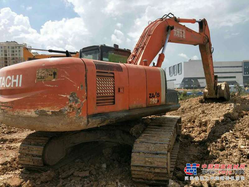 云南出售转让二手6892小时2010年日立ZX250H挖掘机