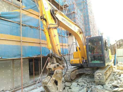 辽宁出售转让二手5700小时2013年现代R110挖掘机