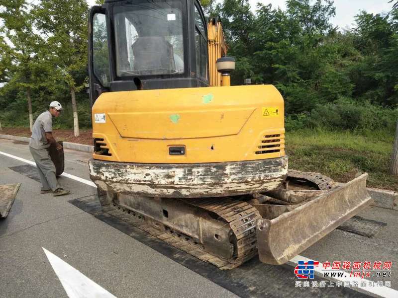 辽宁出售转让二手8000小时2010年福田雷沃FR65挖掘机