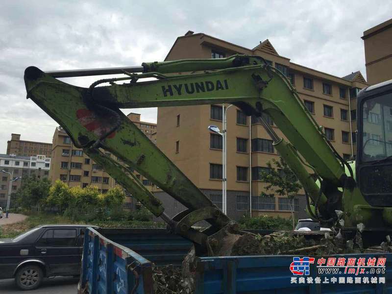 黑龙江出售转让二手8000小时2003年现代R60挖掘机