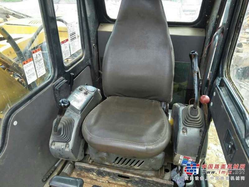 云南出售转让二手10960小时2005年小松PC60挖掘机