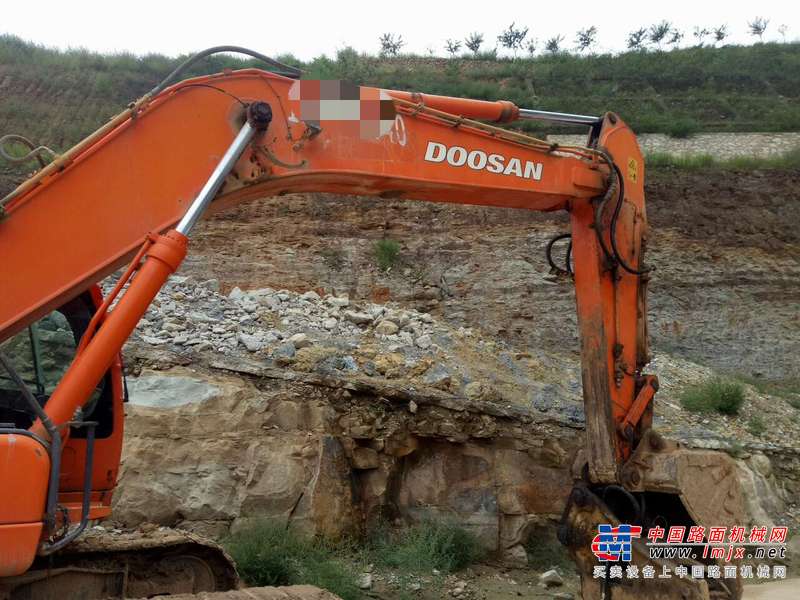 陕西出售转让二手6500小时2009年斗山DX300LC挖掘机