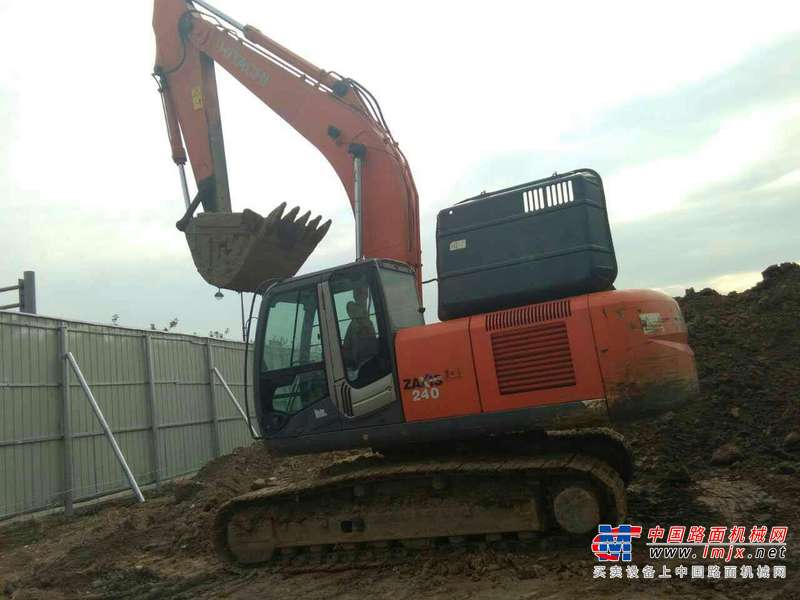 山西出售转让二手7500小时2010年日立ZX240挖掘机