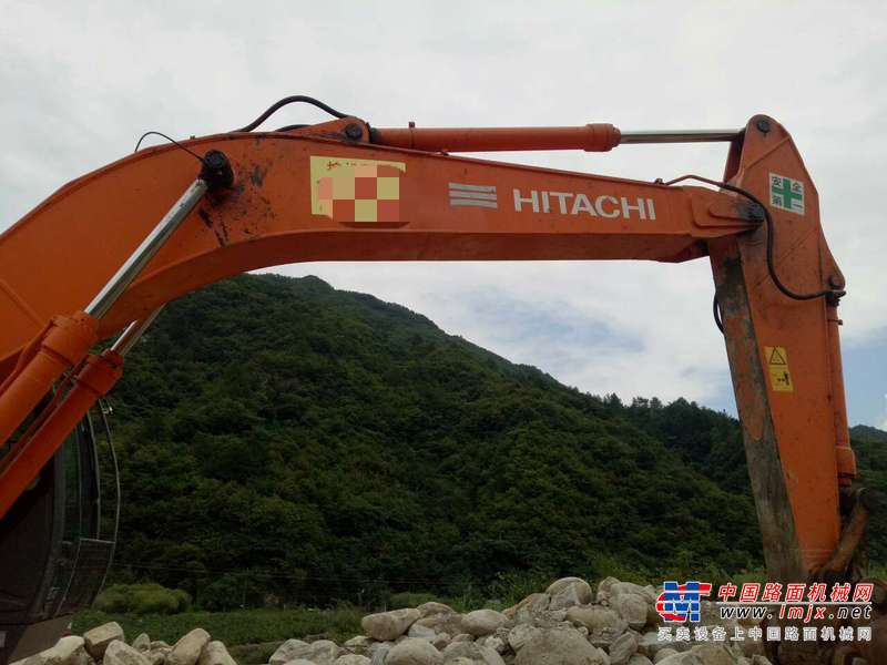 陕西出售转让二手4500小时2013年日立ZX240挖掘机