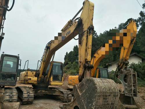 四川出售转让二手8800小时2010年小松PC220挖掘机