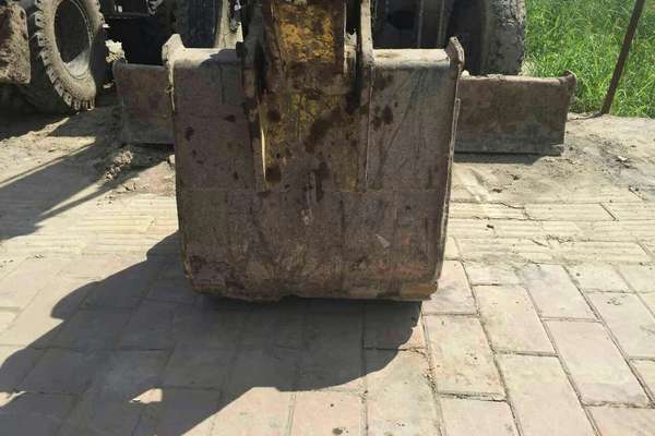 黑龙江出售转让二手4000小时2012年犀牛重工XNW51360挖掘机