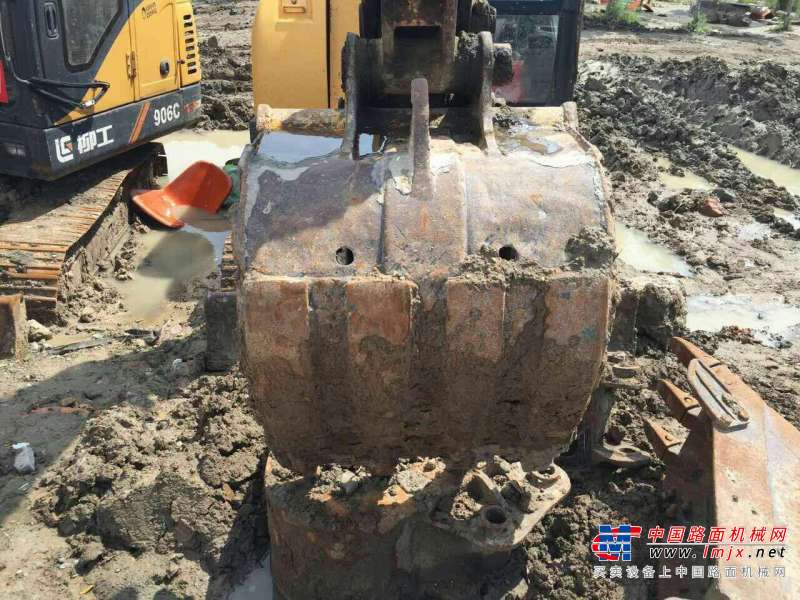 黑龙江出售转让二手8000小时2011年柳工CLG906C挖掘机