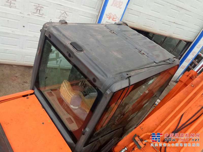 黑龙江出售转让二手12000小时2008年日立ZX200挖掘机