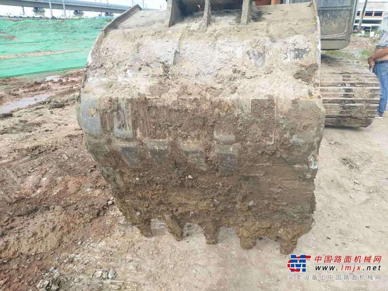 吉林出售转让二手18000小时2004年日立EX200挖掘机
