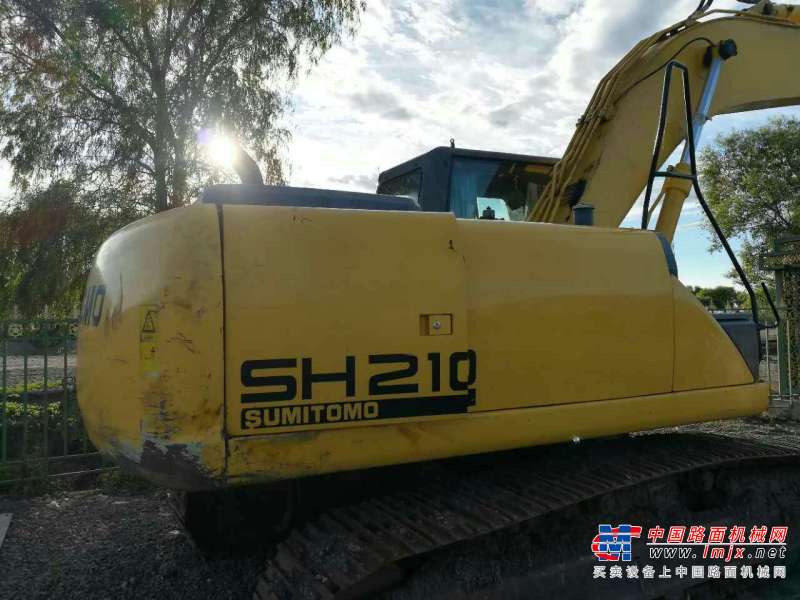 黑龙江出售转让二手8300小时2010年住友SH210挖掘机