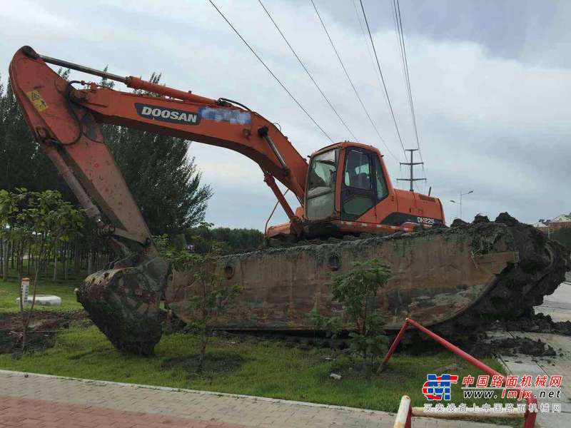 黑龙江出售转让二手12000小时2007年斗山DH225挖掘机
