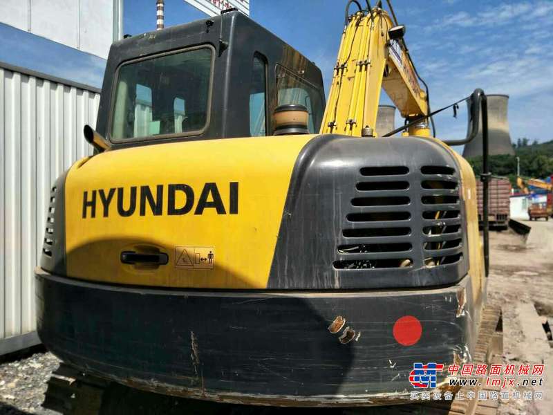 四川出售转让二手10200小时2011年现代R80挖掘机