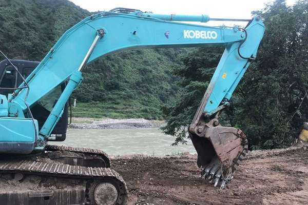 四川出售转让二手7338小时2011年神钢SK260LC挖掘机