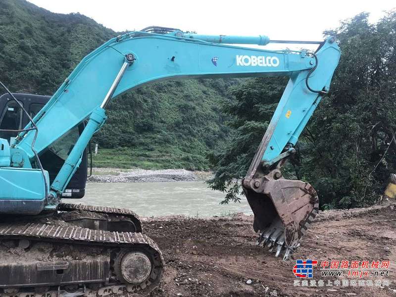 四川出售转让二手7338小时2011年神钢SK260LC挖掘机