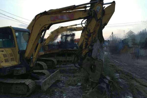 黑龙江出售转让二手9000小时2009年现代R60挖掘机