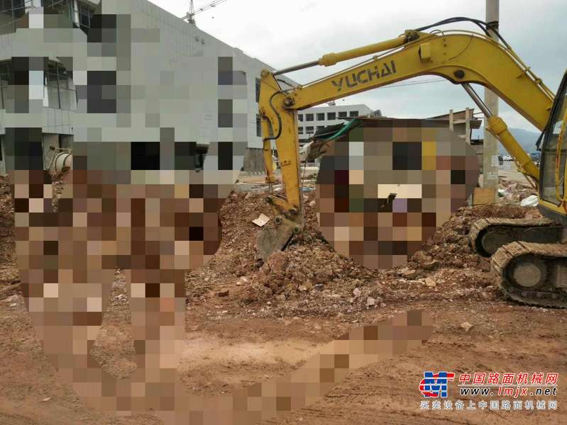 云南出售转让二手5000小时2010年玉柴YC85挖掘机