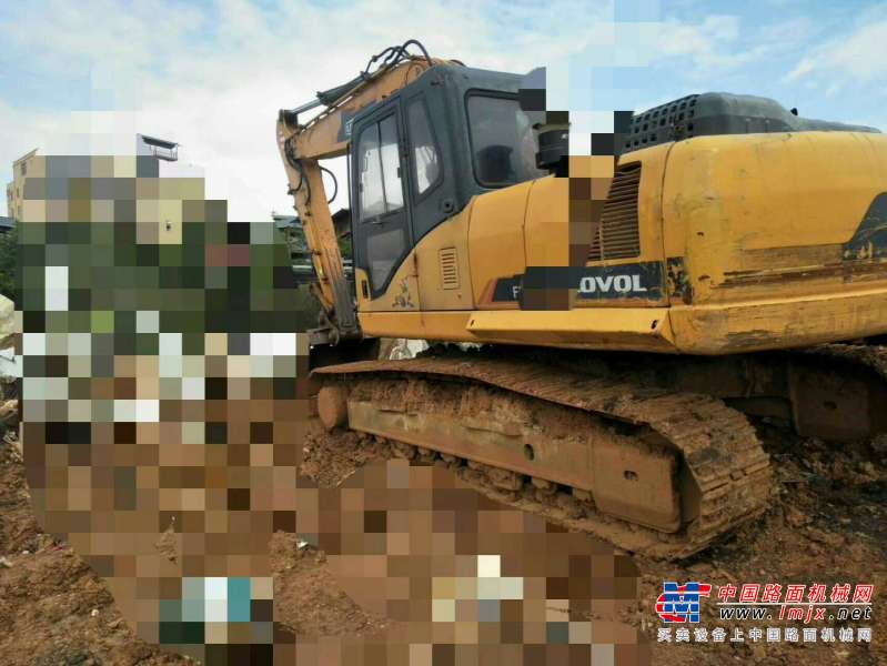 云南出售转让二手8000小时2011年福田雷沃FR240挖掘机