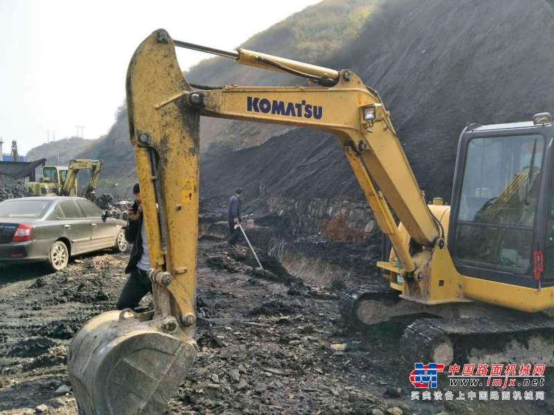 山西出售转让二手2800小时2014年小松PC56挖掘机