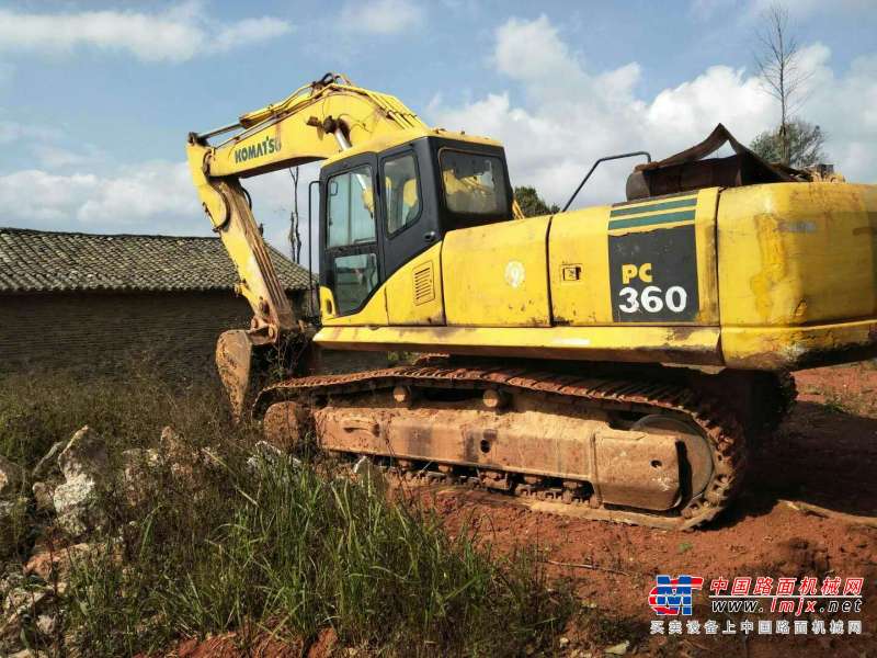云南出售转让二手8000小时2010年小松PC360挖掘机