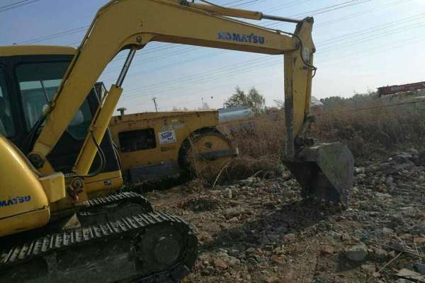 黑龙江出售转让二手6000小时2008年小松PC60挖掘机