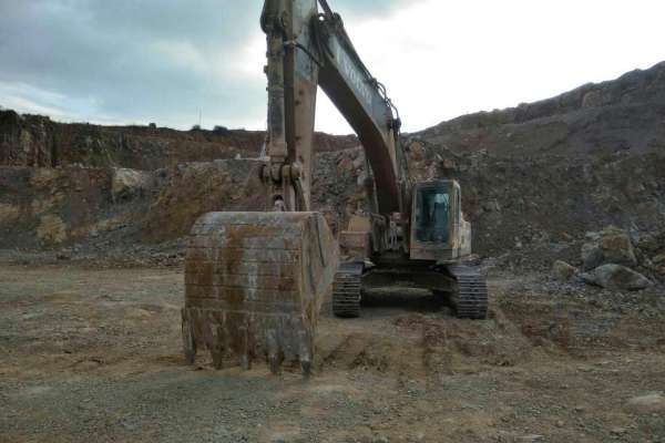 云南出售转让二手9865小时2011年沃尔沃EC460BLC挖掘机