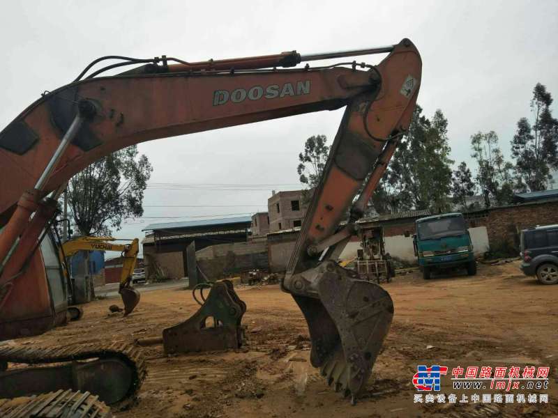 云南出售转让二手10000小时2008年斗山DH220挖掘机
