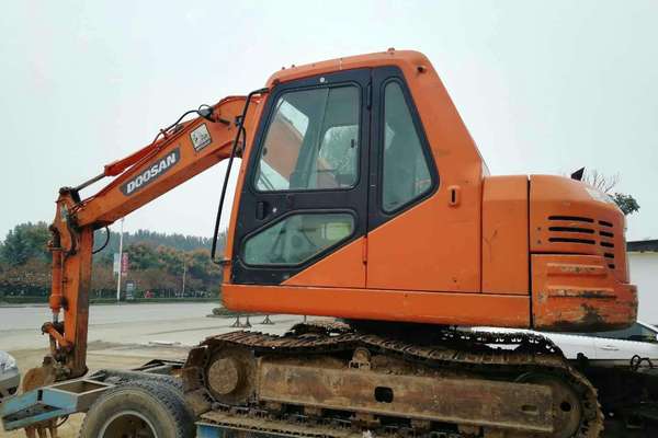山东出售转让二手6528小时2010年斗山DH80GOLD挖掘机