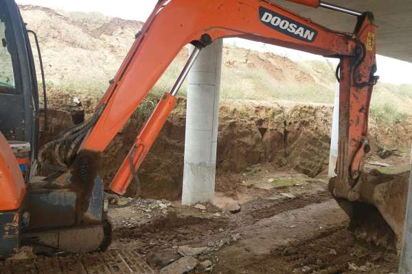 陕西出售转让二手5000小时2010年斗山DH60挖掘机