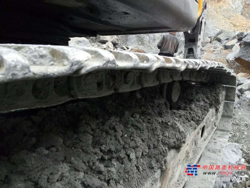 黑龙江出售转让二手12000小时2011年沃尔沃EC240BLC挖掘机