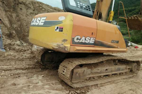 陕西出售转让二手7500小时2010年凯斯CX210B挖掘机