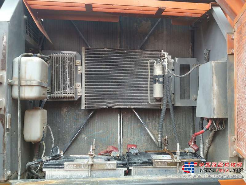 陕西出售转让二手5500小时2010年日立ZX240挖掘机