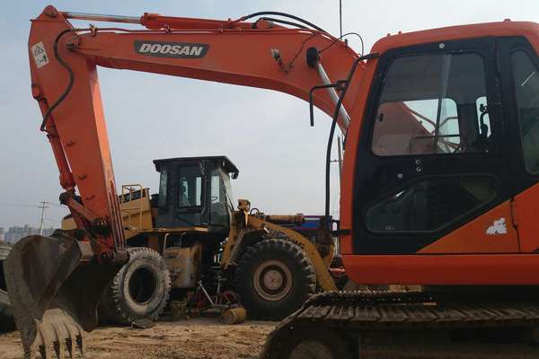 陕西出售转让二手3850小时2012年斗山DH150LC挖掘机