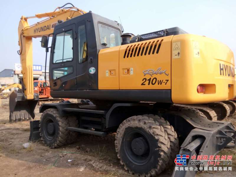 北京出售转让二手4小时2011年现代轮挖R210W挖掘机