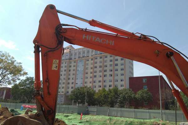 山西出售转让二手8000小时2010年日立ZX240挖掘机