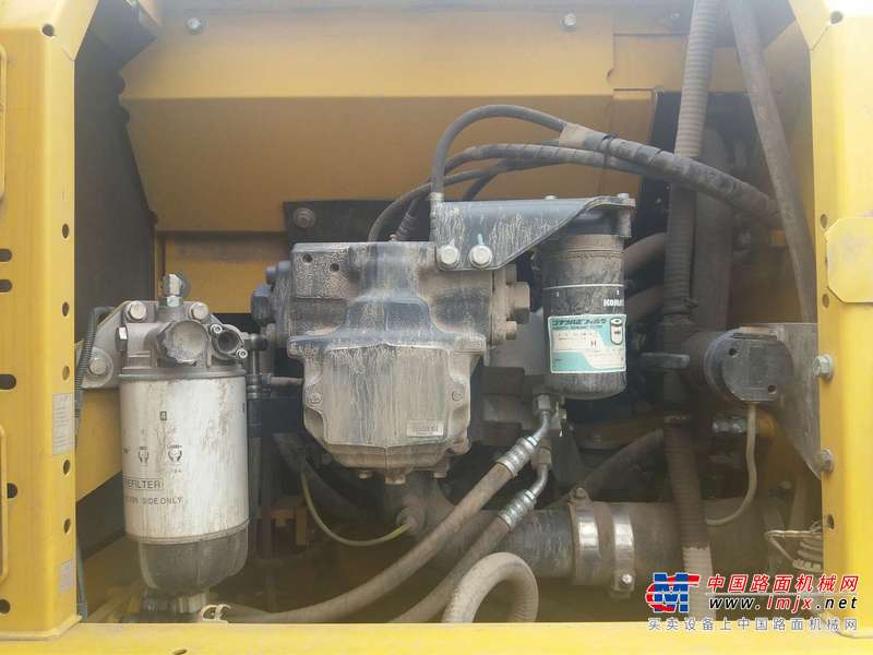 陕西出售转让二手2500小时2015年小松PC220挖掘机