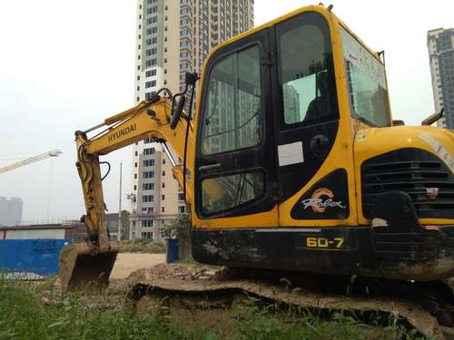 山西出售转让二手8000小时2010年现代R60挖掘机