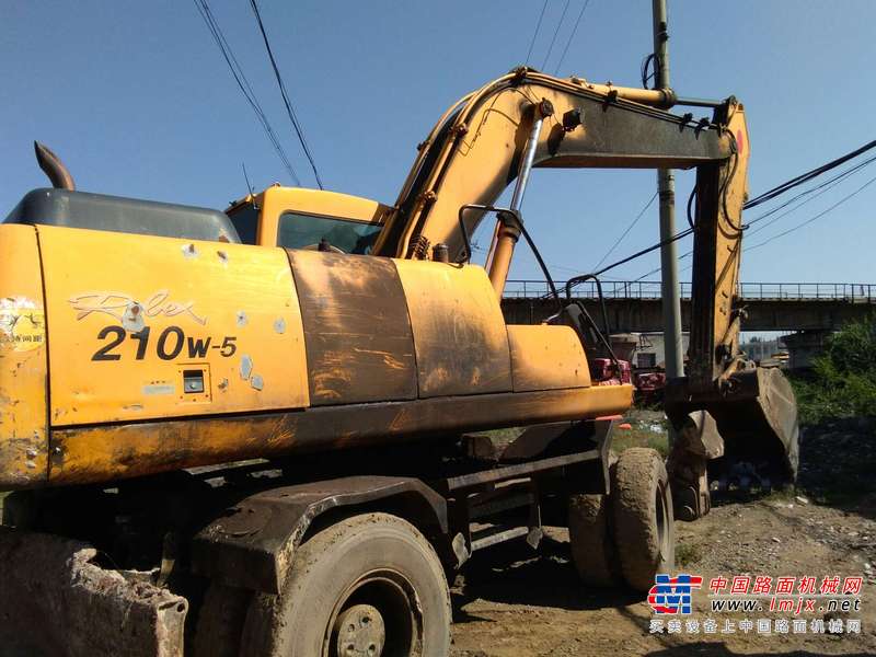 山西出售转让二手10000小时2005年现代轮挖R210W挖掘机