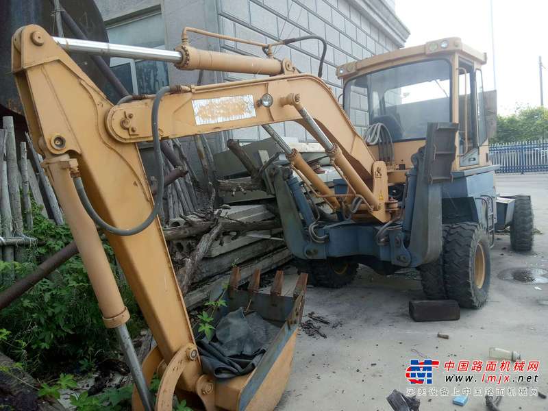 辽宁出售转让二手3000小时2010年圣力WL60B挖掘机