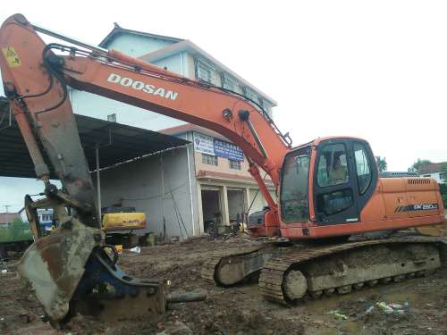 陕西出售转让二手5000小时2011年斗山DX225LC挖掘机