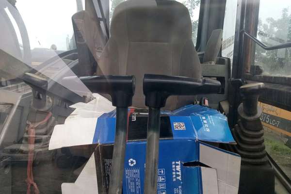 辽宁出售转让二手7000小时2010年现代R305LC挖掘机