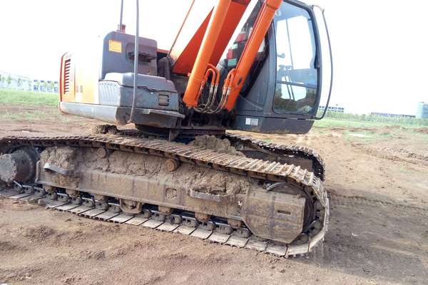 安徽出售转让二手8631小时2010年日立ZX200挖掘机