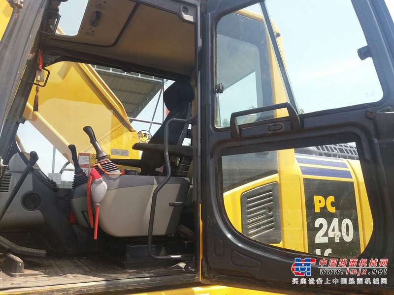 陕西出售转让二手3800小时2013年小松PC220挖掘机