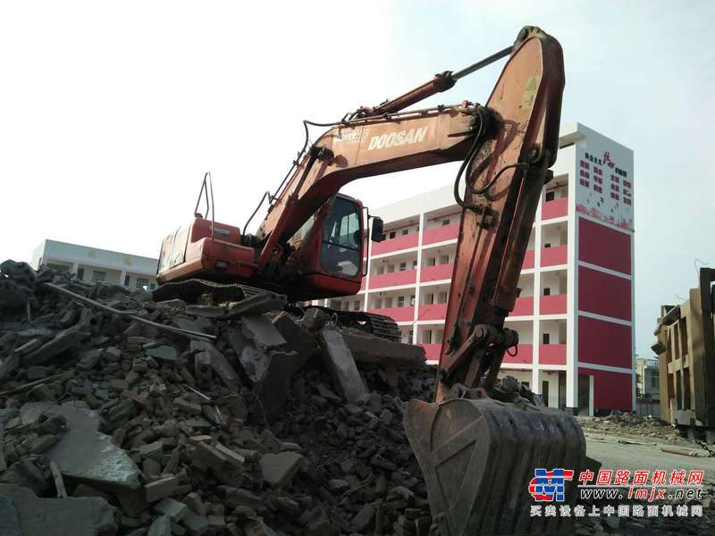陕西出售转让二手5000小时2010年斗山DH220LC挖掘机
