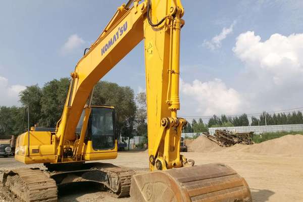 辽宁出售转让二手12000小时2007年小松PC210LC挖掘机