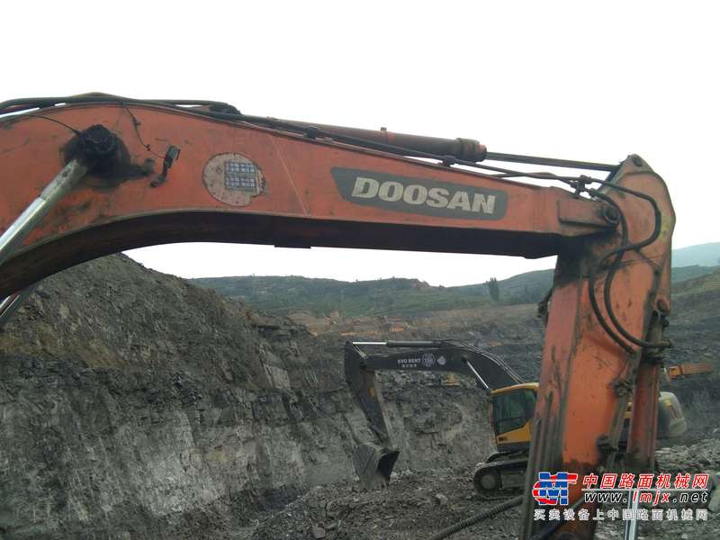 山西出售转让二手13000小时2011年斗山DH300挖掘机
