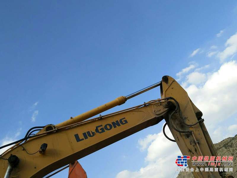 甘肃出售转让二手4600小时2012年柳工CLG927挖掘机