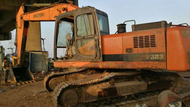 江西出售转让二手8000小时2010年威克特V323挖掘机