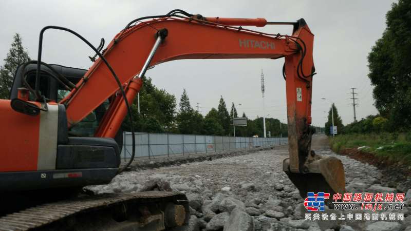 安徽出售转让二手11800小时2010年日立ZX200挖掘机