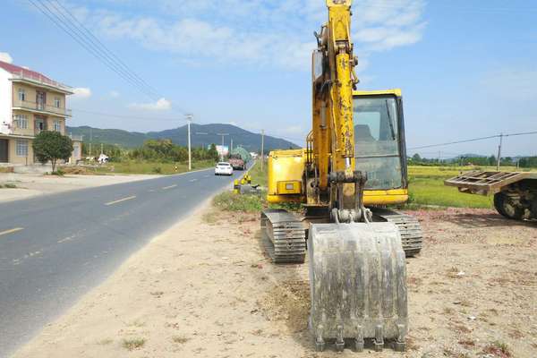 安徽出售转让二手12000小时2008年小松PC60挖掘机