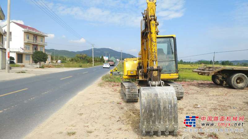 安徽出售转让二手12000小时2008年小松PC60挖掘机